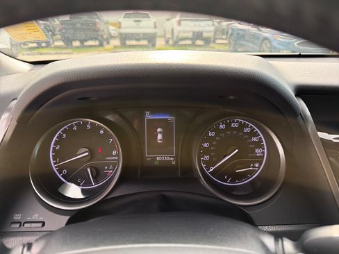 Used 2022 Toyota Camry SE FWD image 23