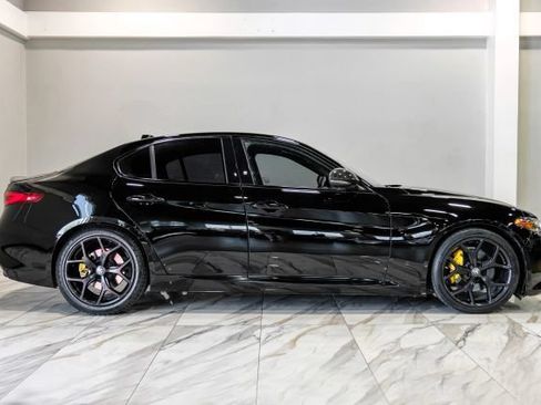 Used 2020 Alfa Romeo Giulia Ti Sport w/ Quick Order Package 22U Sport RWD image 9