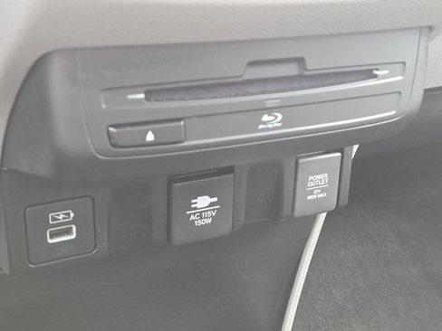 Used 2024 Honda Odyssey Touring image 33