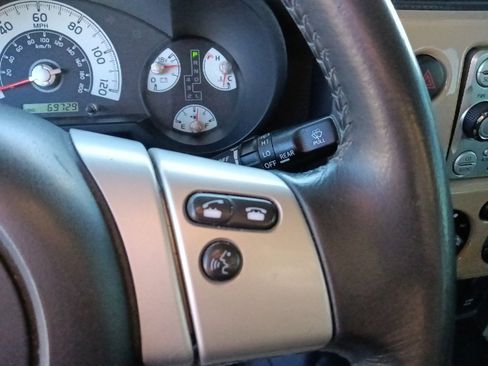 Used 2014 Toyota FJ Cruiser 4WD image 19