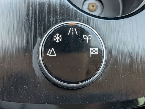 Used 2023 Nissan Rogue SV image 23