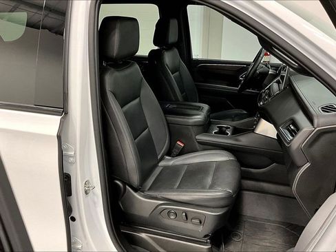 Used 2023 Chevrolet Suburban Z71 w/ Luxury Package image 10