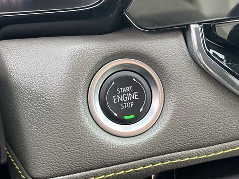 Used 2025 Chevrolet Colorado ZR2 w/ Midnight Edition image 17