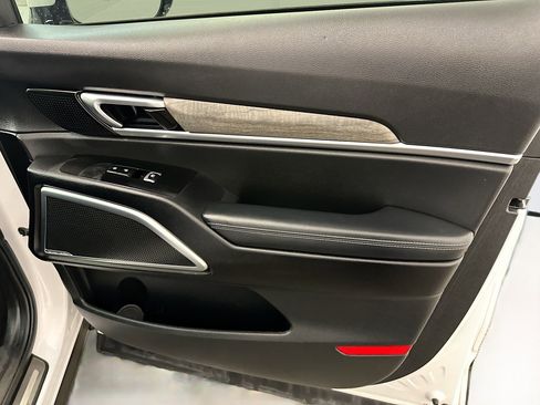 Used 2021 Kia Telluride SX w/ SX Prestige Package image 36