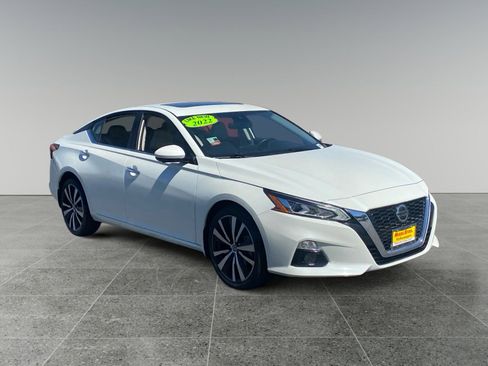Used 2022 Nissan Altima 2.5 Platinum image 7