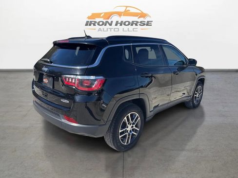 Used 2017 Jeep Compass Latitude w/ Popular Equipment Group AWD/4WD image 5