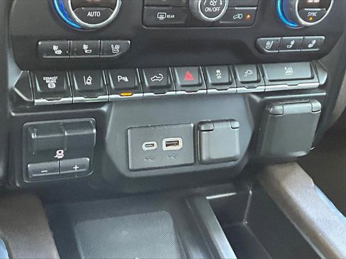 Used 2021 Chevrolet Silverado 3500 LTZ w/ LTZ Texas Edition image 17