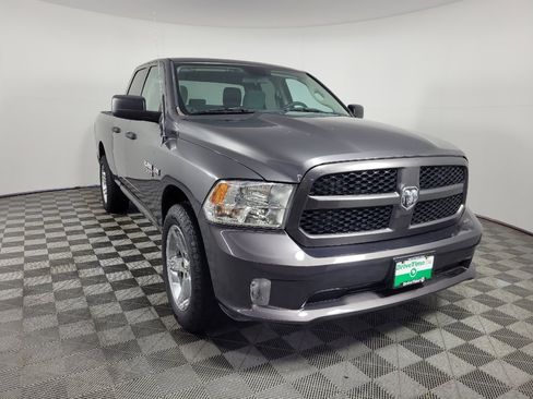 Used 2017 RAM 1500 Express w/ Express Value Package AWD/4WD image 13