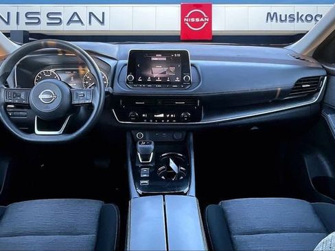 Used 2022 Nissan Rogue SV image 7