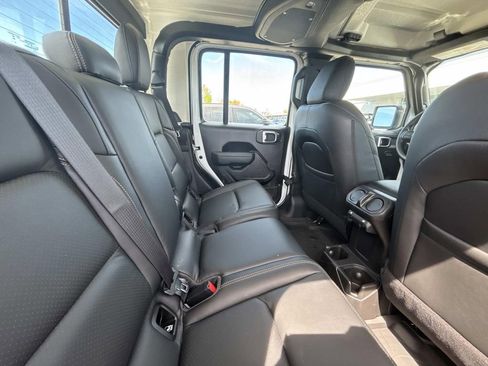 New 2026 Jeep Gladiator Sport image 11
