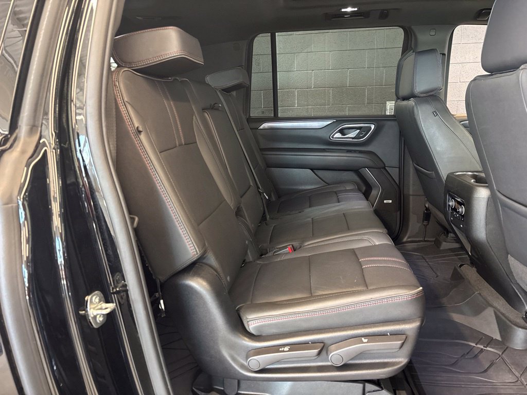 Used 2024 Chevrolet Suburban RST w/ Sport Performance Package AWD/4WD image 16