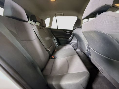 Used 2020 Toyota RAV4 XLE w/ Carpet Mat Package FWD image 27