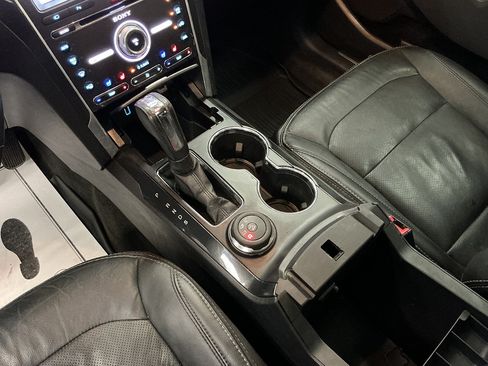 Used 2017 Ford Explorer Limited AWD/4WD image 16