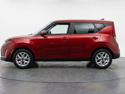 Used 2025 Kia Soul LX w/ LX Technology Package FWD image 5