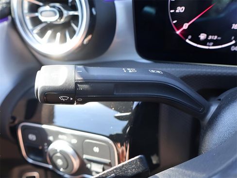 New 2025 Mercedes-Benz CLA 250 4MATIC image 33