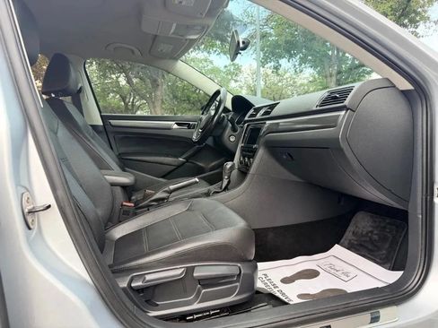 Used 2017 Volkswagen Passat 1.8T R-Line FWD image 25