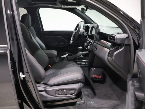 Used 2025 Toyota Tacoma TRD Pro AWD/4WD image 21
