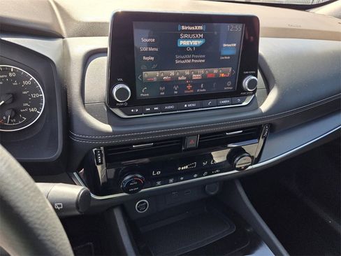 Used 2021 Nissan Rogue SV image 23