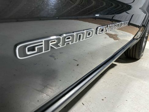 Used 2019 Jeep Grand Cherokee Limited AWD/4WD image 7