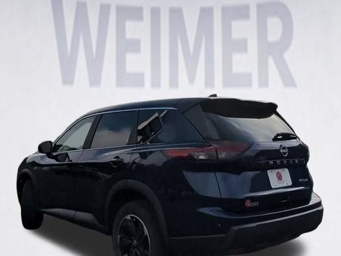 Used 2024 Nissan Rogue SV AWD/4WD image 3