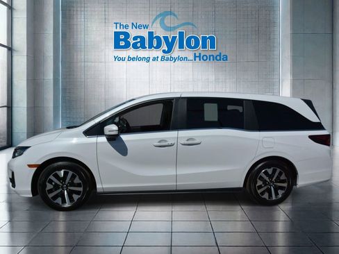 Used 2026 Honda Odyssey EX-L image 2