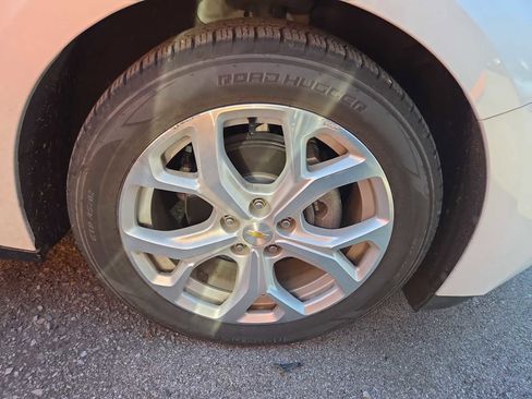 Used 2018 Chevrolet Volt Premier w/ Driver Confidence Package image 2