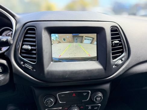 Used 2021 Jeep Compass Latitude w/ Convenience Group AWD/4WD image 28