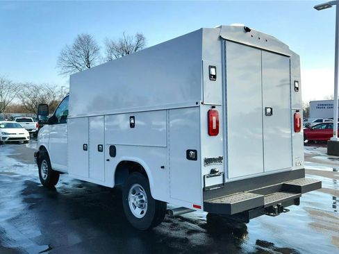 New 2025 Chevrolet Express 3500 w/ Power Convenience Package RWD image 4