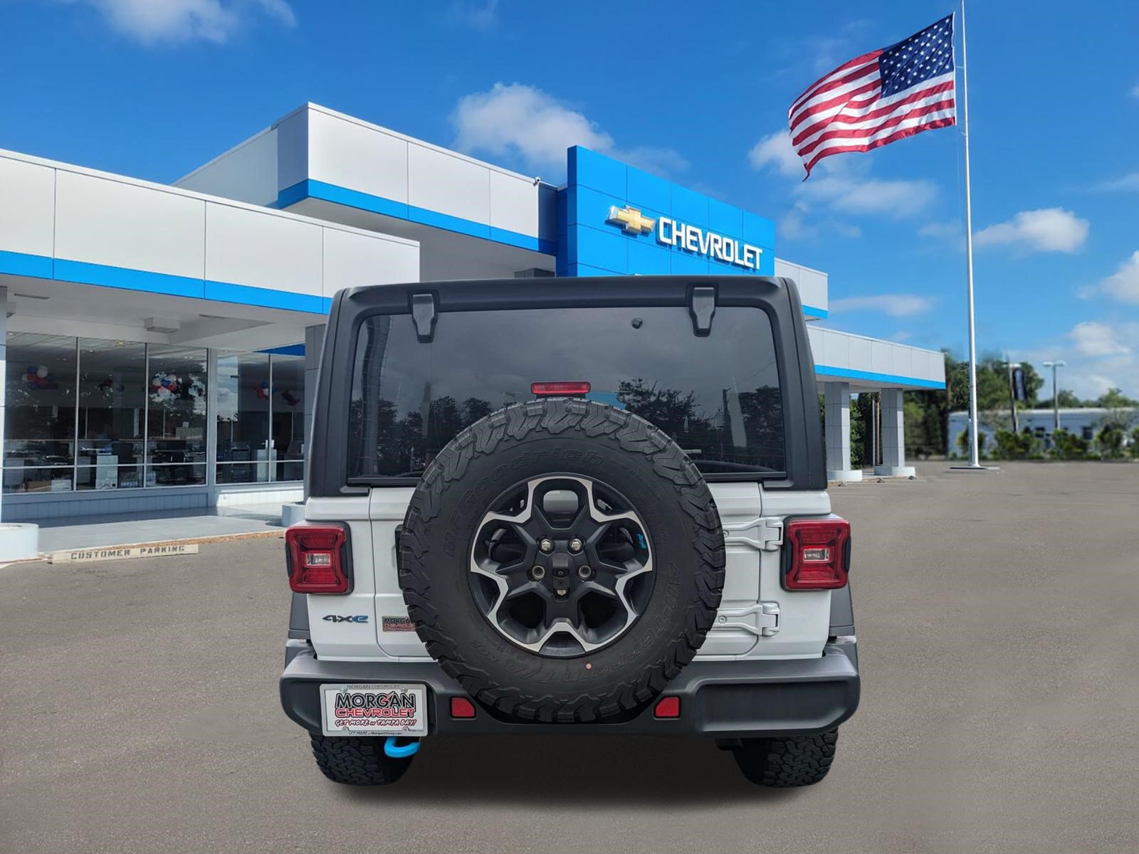 Used 2023 Jeep Wrangler Unlimited Rubicon 4xe w/ Cold Weather Group AWD/4WD image 4