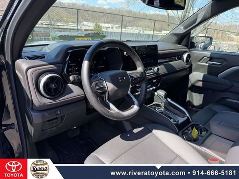 Used 2024 Chevrolet Colorado Z71 w/ Z71 Convenience Package 2 AWD/4WD image 12