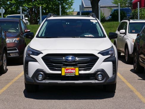 Used 2025 Subaru Outback Onyx Edition AWD/4WD image 2
