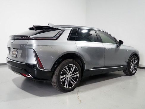 Used 2024 Cadillac Lyriq Luxury AWD/4WD image 5
