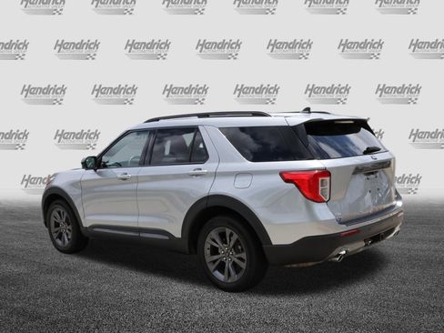 Used 2023 Ford Explorer XLT w/ Equipment Group 202A AWD/4WD image 7