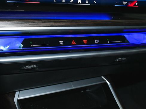 Used 2023 BMW i7 xDrive60 image 60