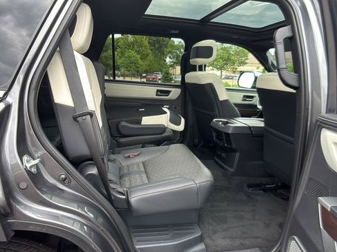 Used 2025 Toyota Sequoia Capstone AWD/4WD image 18