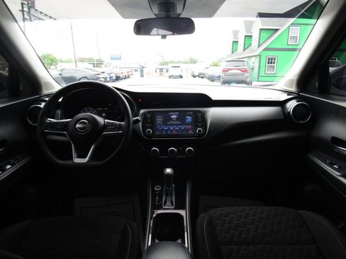 Used 2023 Nissan Kicks SV FWD image 13