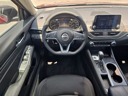 Certified 2024 Nissan Altima 2.5 SV FWD image 14