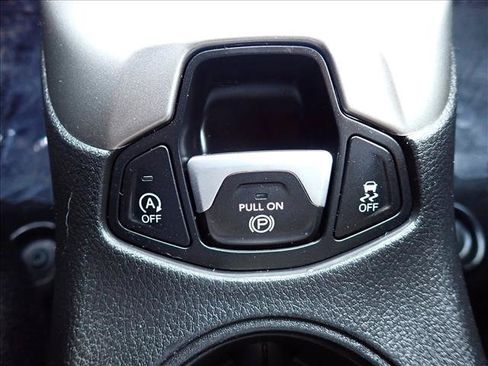 Used 2018 Jeep Compass Latitude w/ Popular Equipment Group AWD/4WD image 17