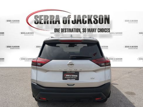 Used 2021 Nissan Rogue SV w/ Premium Package image 7