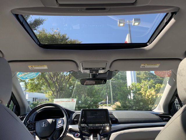 Used 2018 Honda Odyssey Elite image 32