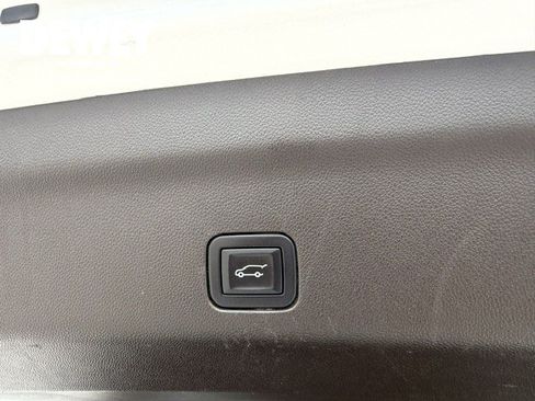Used 2022 Chevrolet Suburban Z71 w/ Off-Road Capability Package AWD/4WD image 34