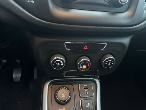 Used 2018 Jeep Compass Sport image 46