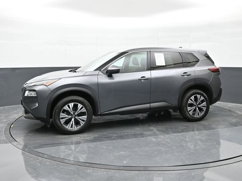 Used 2021 Nissan Rogue SV image 5