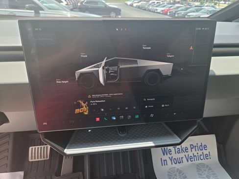Used 2024 Tesla Cybertruck AWD Crew Cab image 40