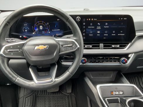 Used 2025 Chevrolet Equinox LT w/ Convenience Package II FWD image 13
