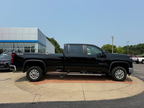 Used 2025 Chevrolet Silverado 2500 LT w/ Safety Package AWD/4WD image 8