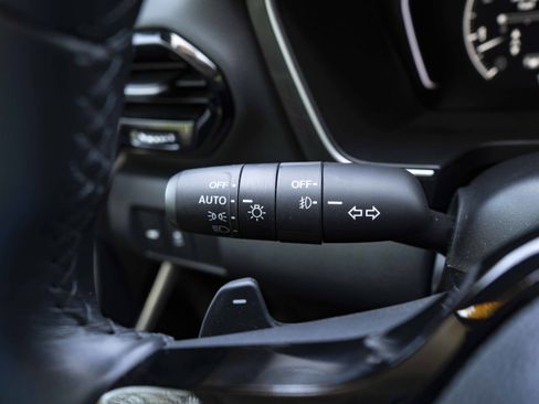 Used 2025 Honda Pilot Touring image 24