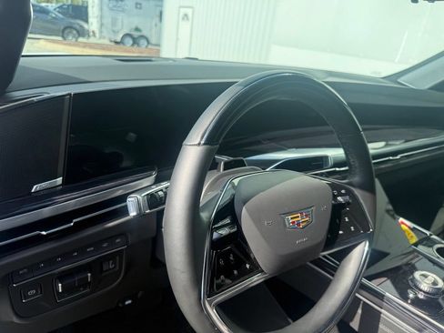 Used 2025 Cadillac Escalade Sport w/ Touring Package AWD/4WD image 6