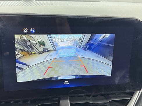 Used 2025 Chevrolet Equinox LT AWD/4WD image 21