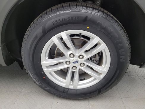 Used 2022 Ford Explorer XLT w/ Equipment Group 202A image 31